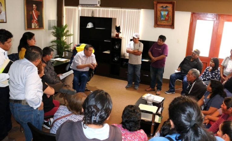 Alcalde Cárdenas se reunió con dirigentes de Chen Chen para coordinar proceso de titulación