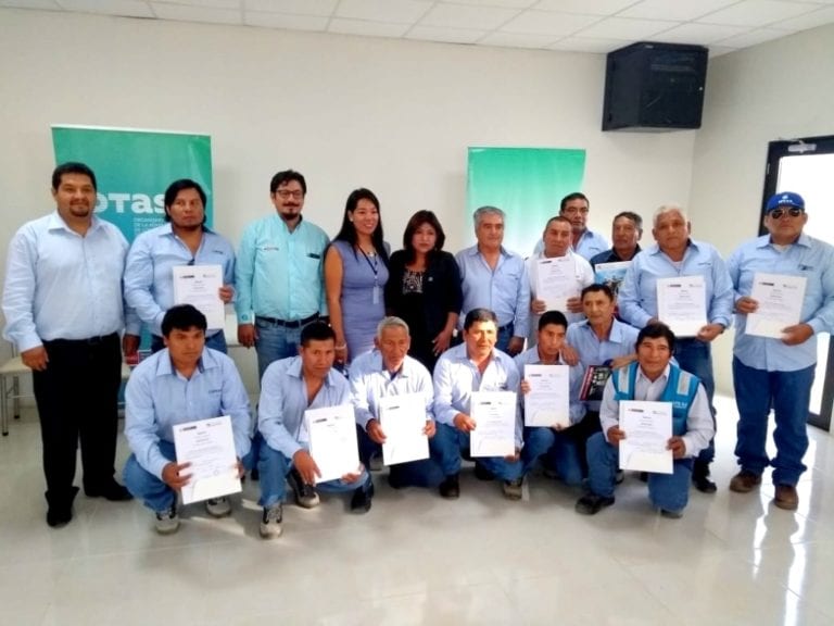 Trabajadores de EPS Ilo reciben certificaciones de competencias laborales del Sencico