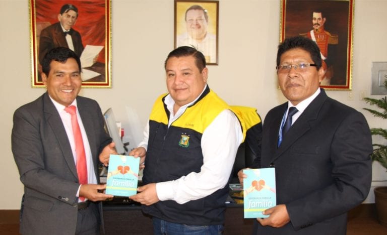 Alcalde provincial se suma a la campaña nacional “Perú si lee” que fomenta la lectura