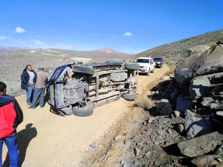 Camioneta de FONDESURCO sufre accidente de tránsito cerca al volcán Ubinas