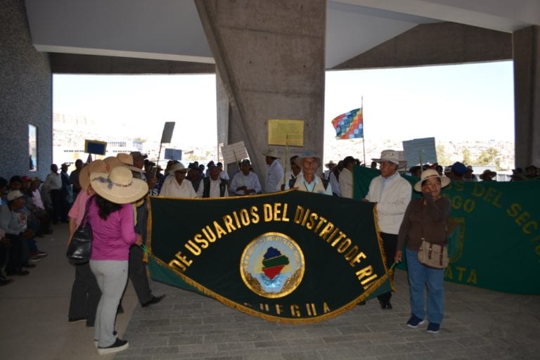 Gobernador regional propone mesa de diálogo con el sector agrario