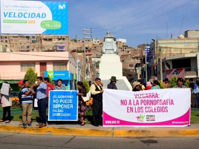 Colectivos y padres de familia realizaron marcha contra la “ideología de género” en Ilo y Moquegua