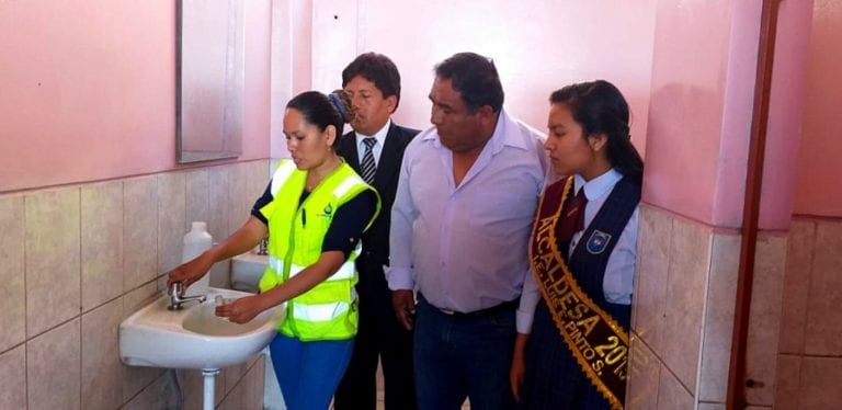 EPS Moquegua realiza monitoreo de la calidad del agua en colegios