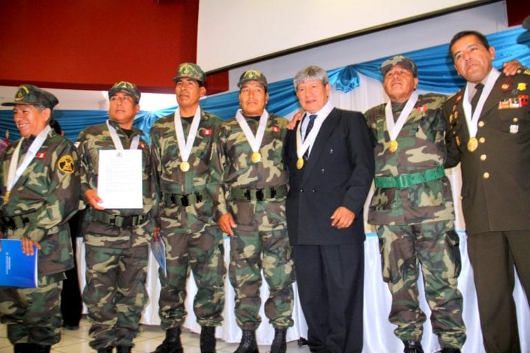 Rindieron homenaje a los ex combatientes del Cenepa y ‘Defensores de la democracia’