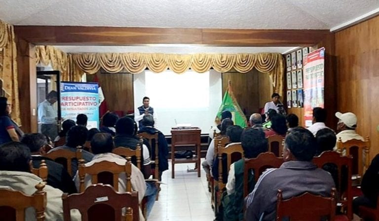 Realizan taller sobre presupuesto participativo en Deán Valdivia