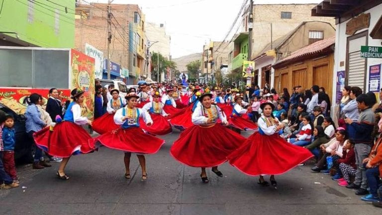 Elenco de danzas de la UNAM lograron el primer lugar en el Corso de la Amistad Ilo 2019