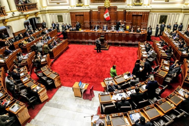 Proponen modificar régimen económico de la Constitución