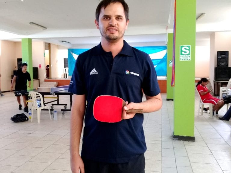 Brasileño Bueno es el ‘embajador’ de FUNDEFI para promover el tenis de mesa en Ilo