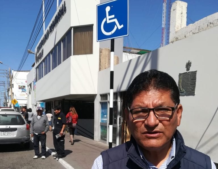 Habilitan estacionamiento para personas con discapacidad en Mollendo