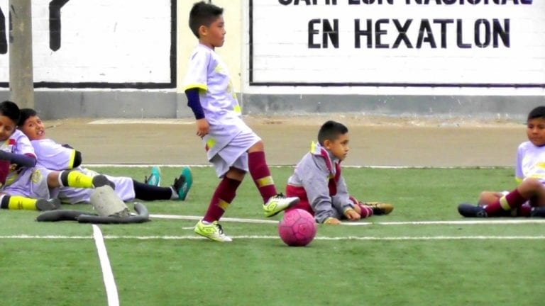 FUNDEFI no solo es fútbol también da cursos taller como de psicología formativa familiar