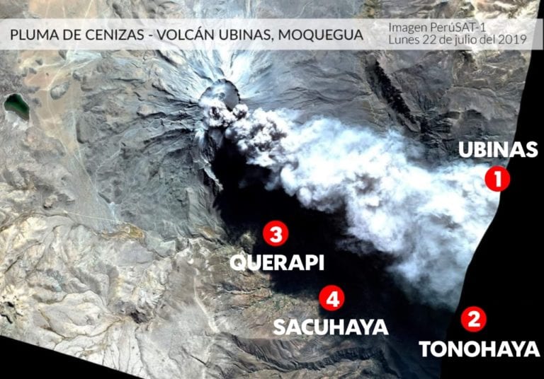 Así captó el satélite PerúSAT-1 al volcán Ubinas en plena actividad