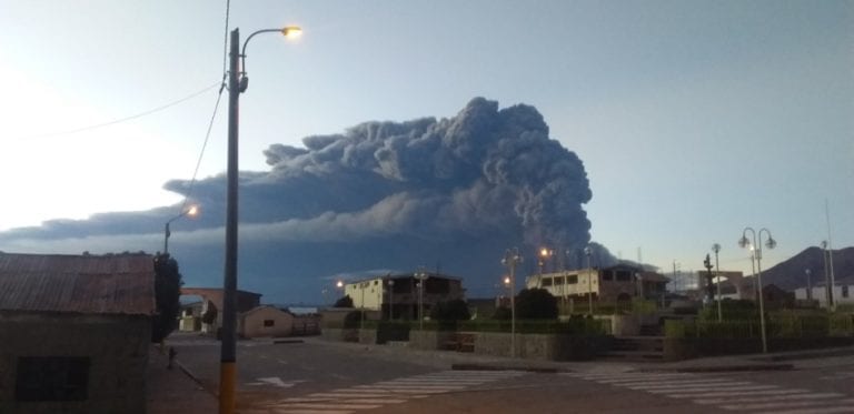 Recuerdan erupción del volcán Ubinas ocurrido en el año 2019