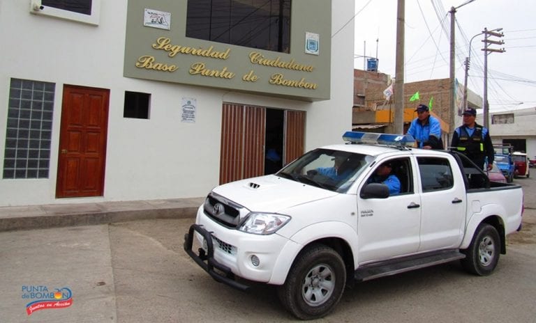 Punta de Bombón: entregan camioneta para servicio de serenazgo