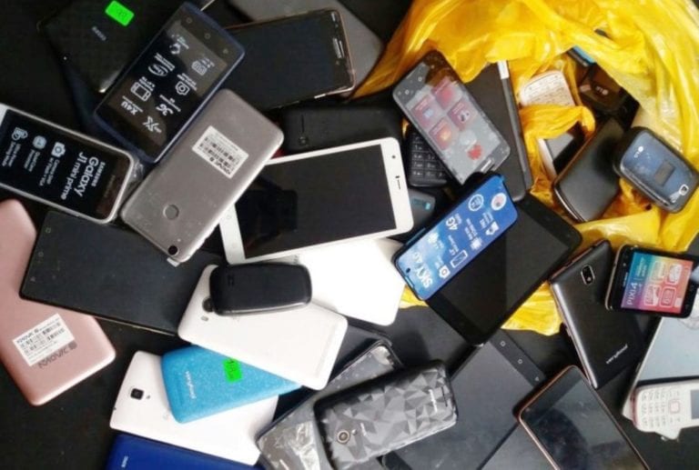 Decomisan celulares que fueron reportados como robados
