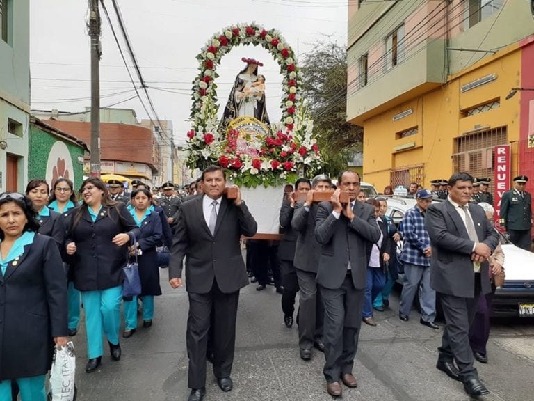 PNP, enfermeras y árbitros rinden homenaje a su patrona Santa Rosa de Lima