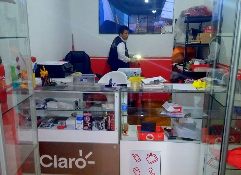 Ola de robos continúa en Omate: Roban en céntrica tienda de celulares Claro