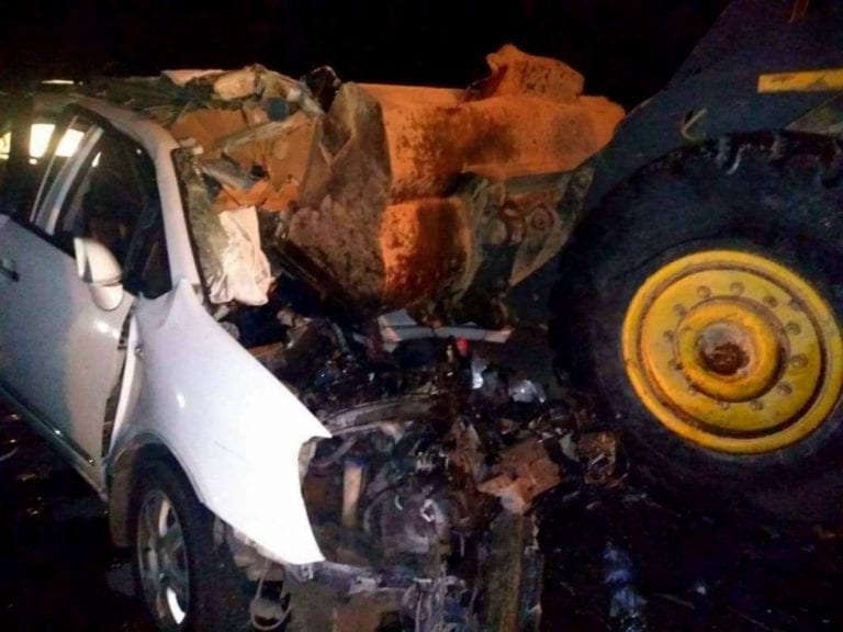 No cesan muertes en ruta Tacna – Ilo: Dos muertos en choque de auto con cargador frontal 