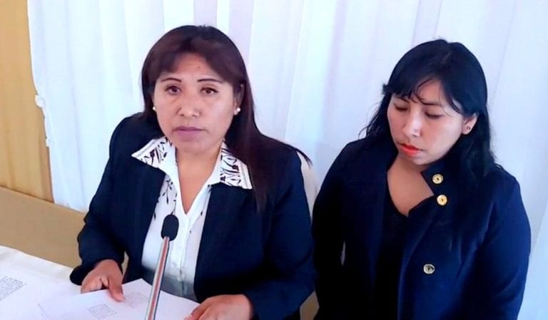 Profesora Antonia Gómez Cruz se defiende de críticas de padres de familia que no la quieren en aula 