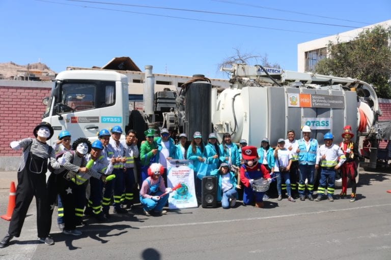 EPS Moquegua continúa sensibilizando a pobladores con la campaña “Juégale limpio al alcantarillado”