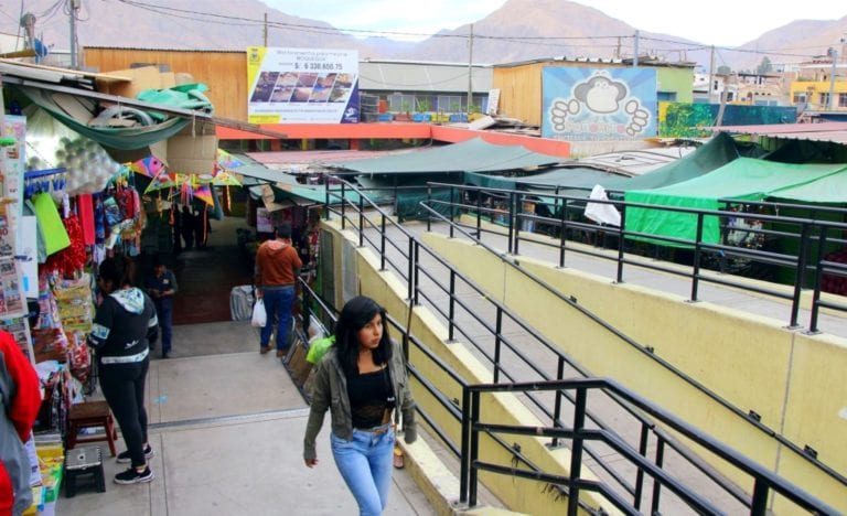 Prepara actividades con motivo del 53° aniversario del mercado central de Moquegua