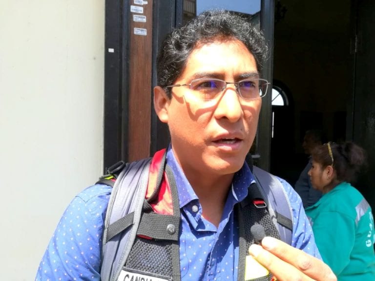 “Alcalde de Cocachacra debe cumplir compromiso de reparar ambulancia de los bomberos”