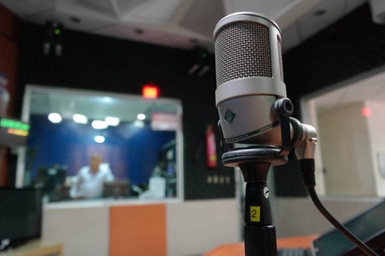 Difamación en radioemisoras: ¿los audios tienen valor en diligencias preliminares?