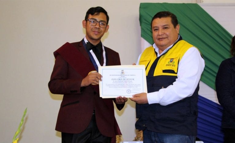Municipalidad de Mariscal Nieto reconoció a jóvenes talentos de Moquegua