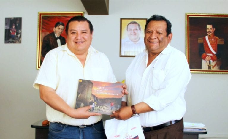 Alcalde Cárdenas, recibió visita de su homólogo de Cerro Colorado y compartió experiencias de gestión