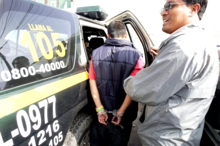 Taxista es intervenido por robo de laptops a pasajero extranjero en Moquegua