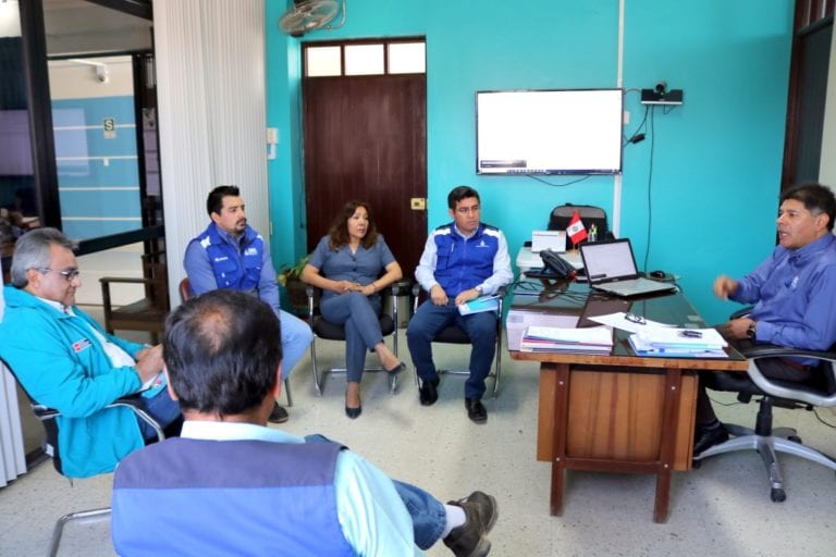 EPS Moquegua recibe visita de director de operaciones del OTASS