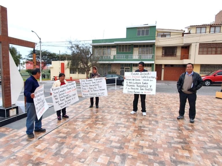 Ex trabajadores de Promasa piden que les paguen deuda