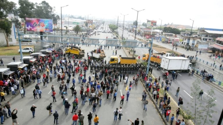 Huelga de transporte desata crisis en Ecuador