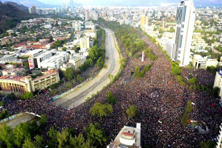 “A la calle sin miedo”: Más de un millón protestaron en Chile contra gobierno de Piñera