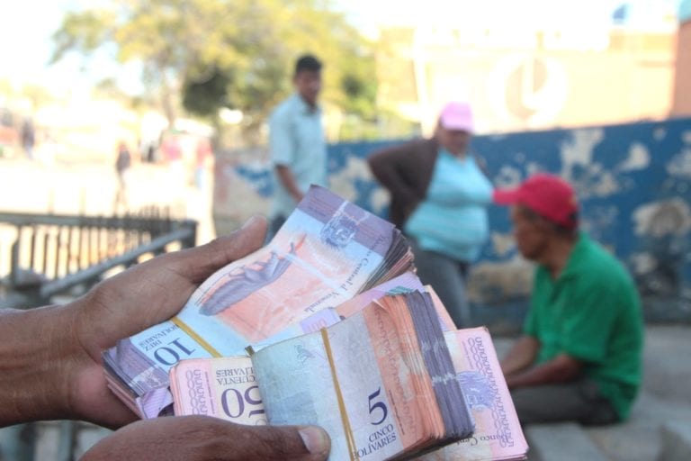 Nicolás Maduro “subió” el sueldo mínimo a 15 dólares tras aumento de 361%