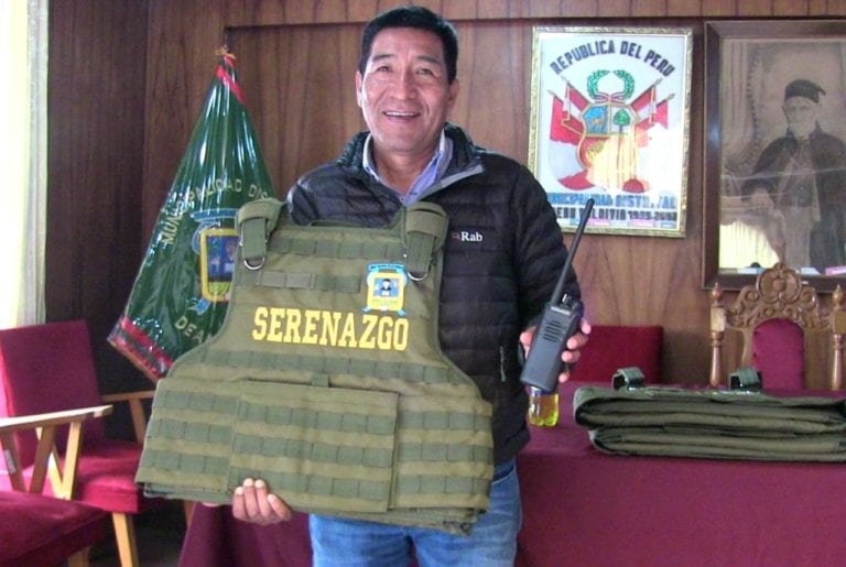 Deán Valdivia: equipan serenazgo con chalecos antibalas y radios portátiles