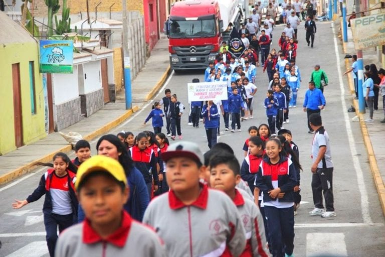 Realizan caminata por aniversario de fundación del pueblo de Cocachacra 