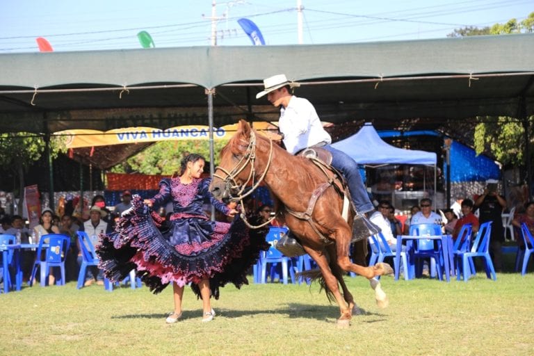 Casa Nuestra presente en actividades por el aniversario de Moquegua