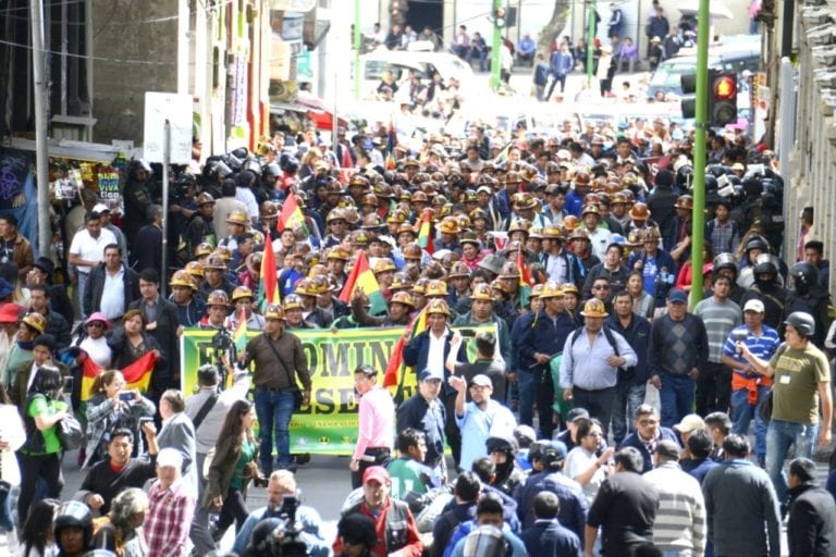 TRINQUETES POLÍTICOS: Comprendiendo la realidad boliviana
