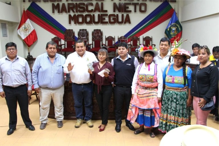 Premian a ganadores del corso de Moquegua