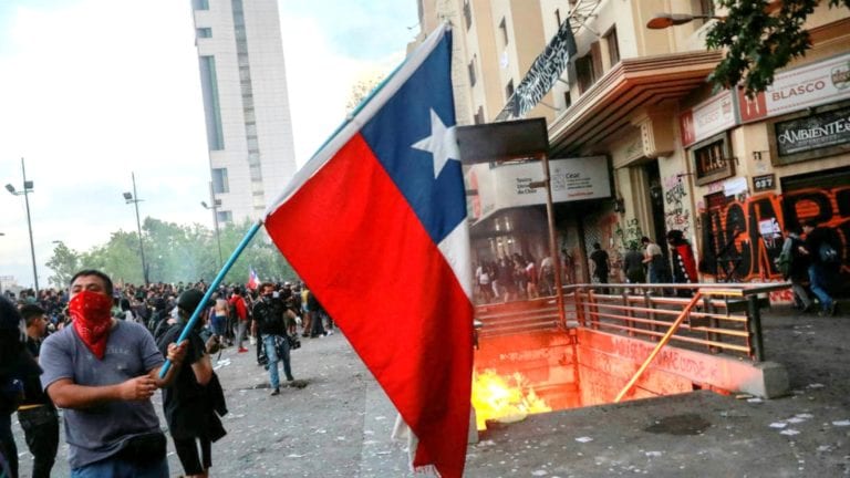 Oposición chilena insiste en reformar la Constitución para superar la crisis