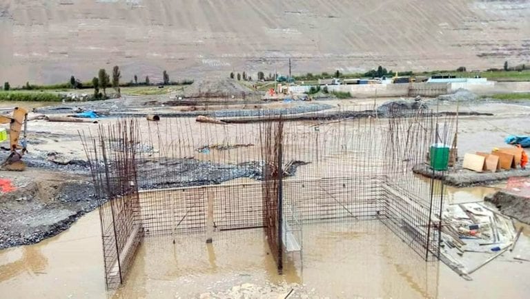 Ingreso de río Tambo causa destrozos a cimientos del nuevo puente Freyre