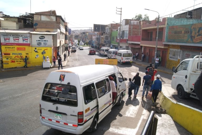 Circulación de combis y taxis en Moquegua quedan suspendidos hasta el 10 de mayo