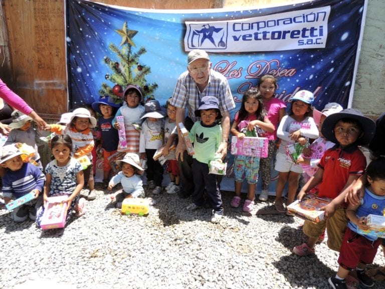 Corporación Vettoretti lleva alegría a niños por navidad