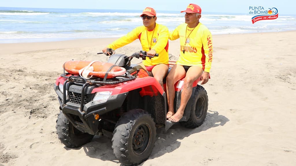 Entregan equipos a policías de salvataje en Punta de Bombón  1 Implementación salvataje Punta de Bombón 2 La Prensa Regional