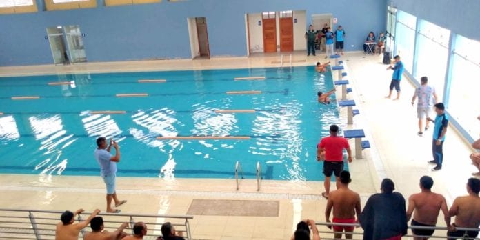competencia de natación PNP
