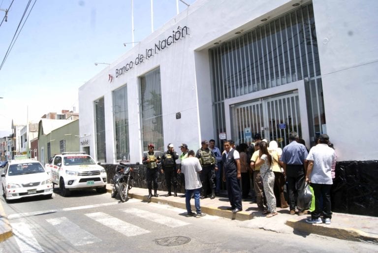 Incertidumbre en población que no se vio favorecida con bono 380 soles