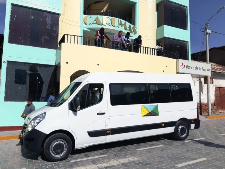 Municipalidad distrital Carumas adquiere microbús
