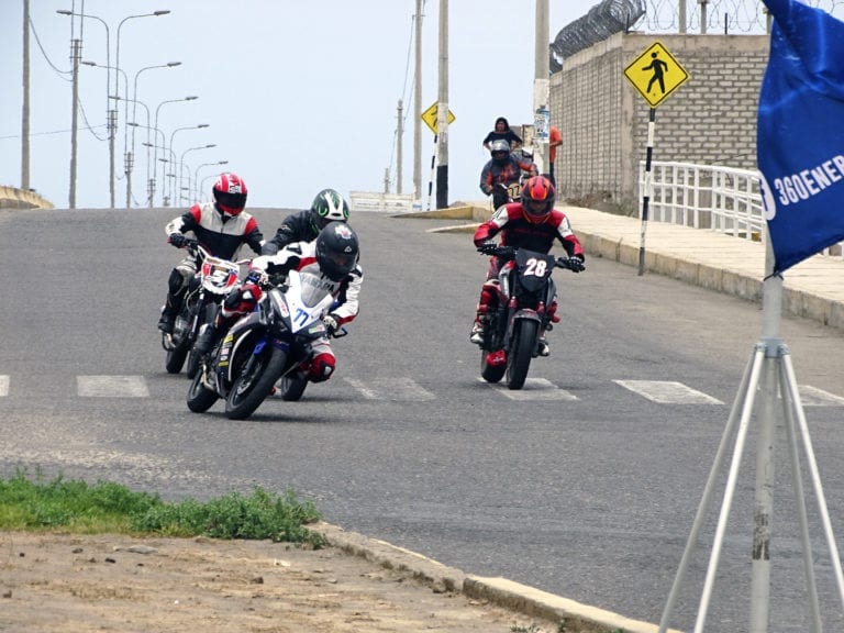 Se desarrolló competencia de moto velocidad en Mollendo
