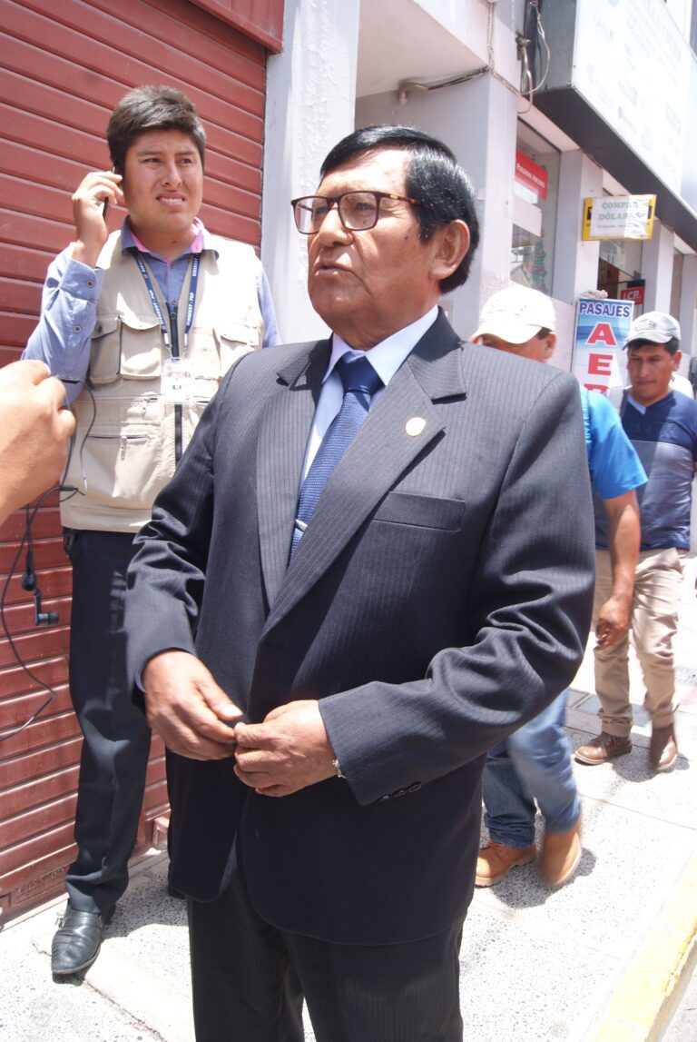 TRINQUETES POLÍTICOS: Gobernador otra vez irá a Canadá