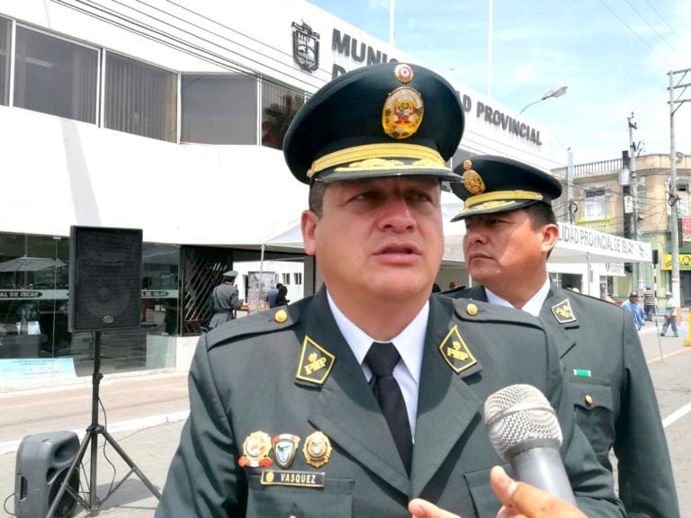 Relevarán a comisario de Mollendo comandante PNP Edward Vásquez